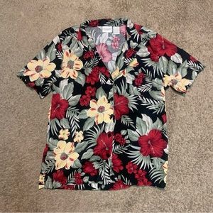 erika button shirt small